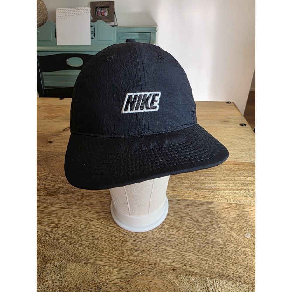 Nike Adult Unisex Club Cap Unstructured Flat Bill Black Size M/L EXCELLENT COND